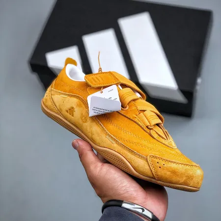 アディダス カジュアルシューズ