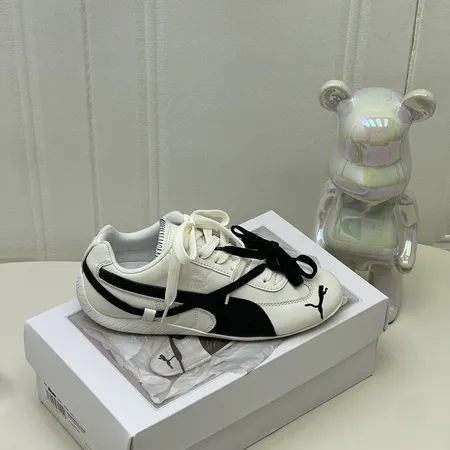 プーマ カジュアルシューズ