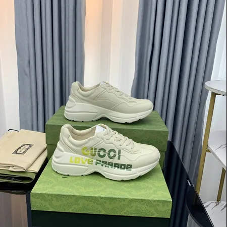 グッチ スニーカー