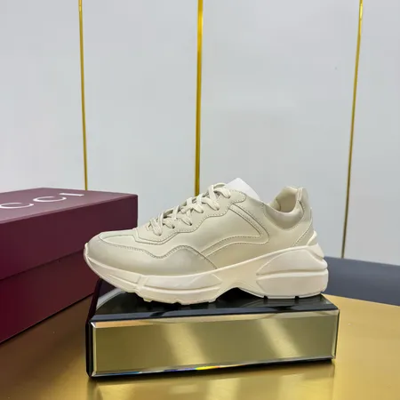 グッチ スニーカー