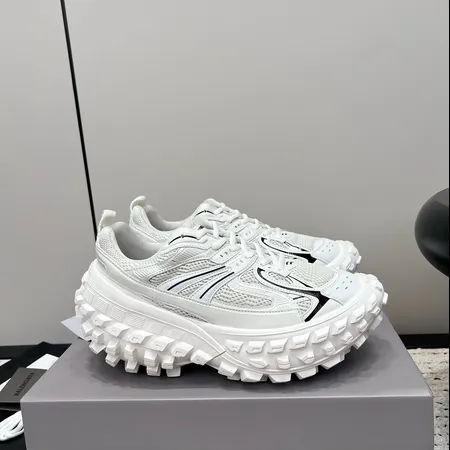 バレンシアガ スニーカー