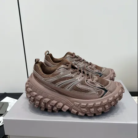 バレンシアガ スニーカー