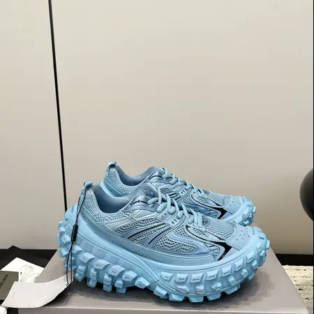 バレンシアガ スニーカー