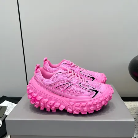 バレンシアガ スニーカー