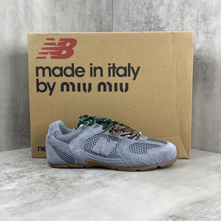 ミュウミュウ スニーカー