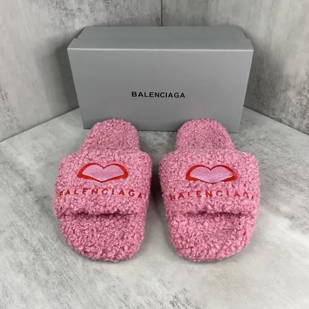 バレンシアガ スリッパ