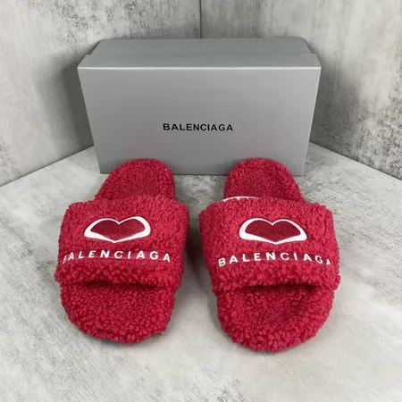 バレンシアガ スリッパ