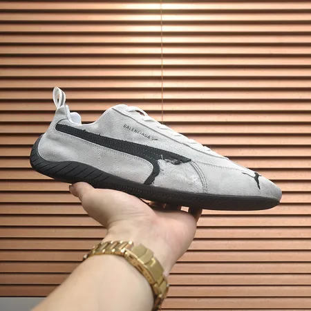 バレンシアガ カジュアルシューズ