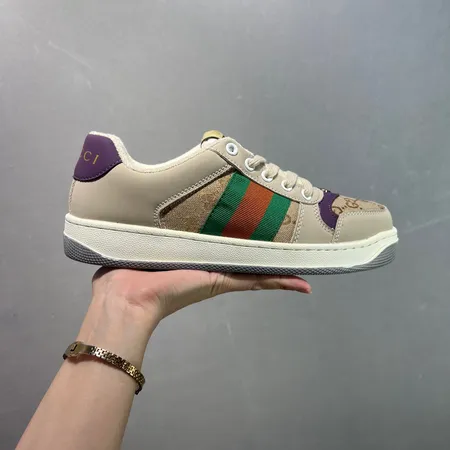 グッチ カジュアルシューズ