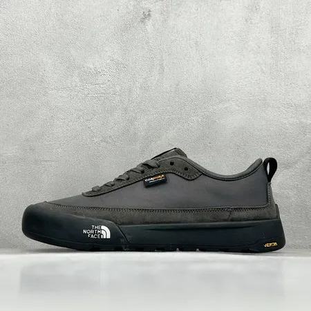 ノースフェイス スニーカー