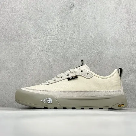 ノースフェイス スニーカー