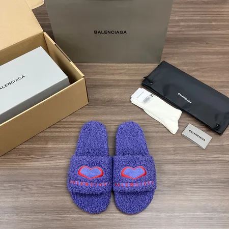 バレンシアガ スリッパ