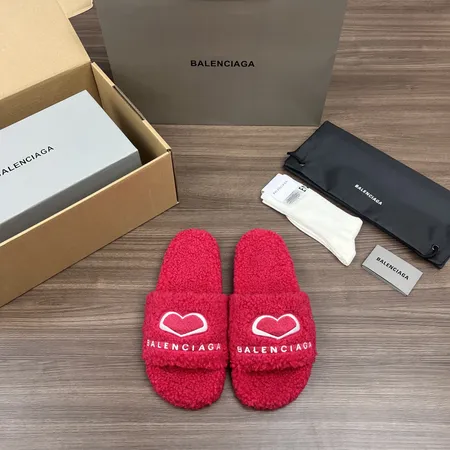 バレンシアガ スリッパ