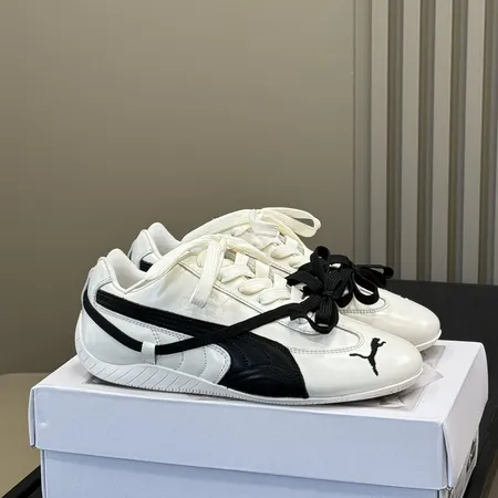 プーマ カジュアルシューズ