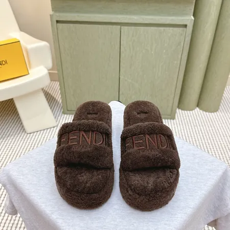 フェンディ スリッパ