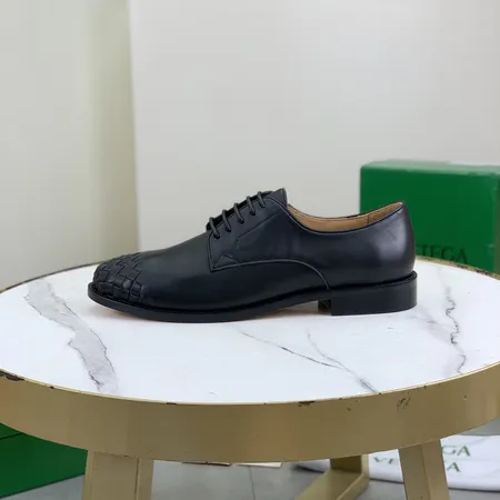 ボッテガ ヴェネタ ビジネスシューズ