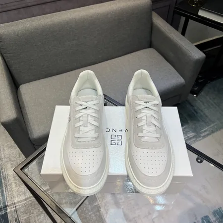 ジバンシィ カジュアルシューズ