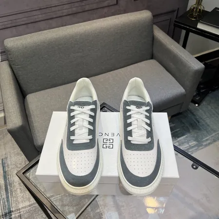 ジバンシィ カジュアルシューズ