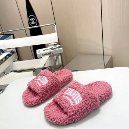 バレンシアガ スリッパ