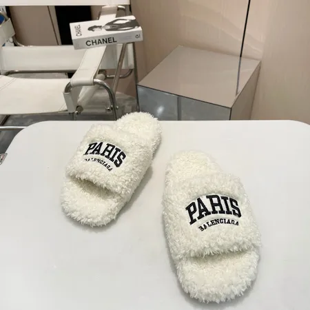 バレンシアガ スリッパ