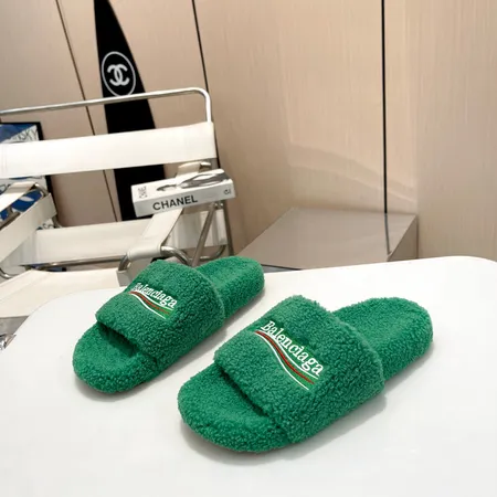 バレンシアガ スリッパ