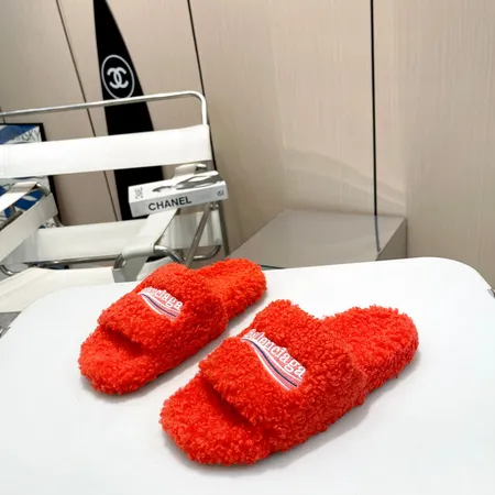 バレンシアガ スリッパ