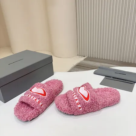 バレンシアガ スリッパ