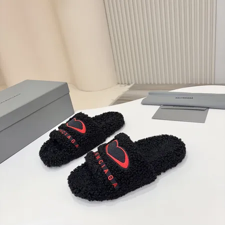 バレンシアガ スリッパ