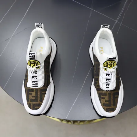 フェンディ カジュアルシューズ