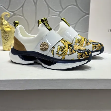 ヴェルサーチ カジュアルシューズ