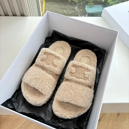 セリーヌ スリッパ