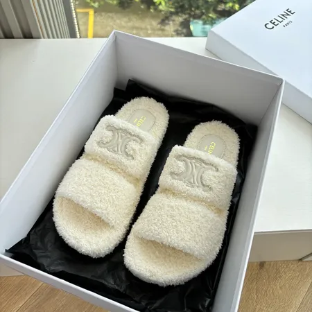 セリーヌ スリッパ