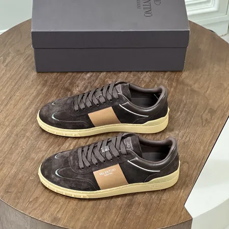 ヴァレンティノ カジュアルシューズ