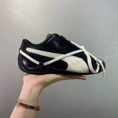 プーマ カジュアルシューズ