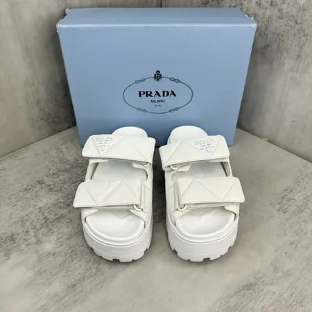 プラダ スリッパ