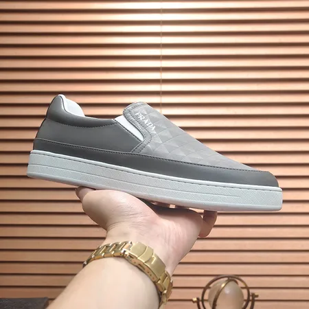 プラダ カジュアルシューズ