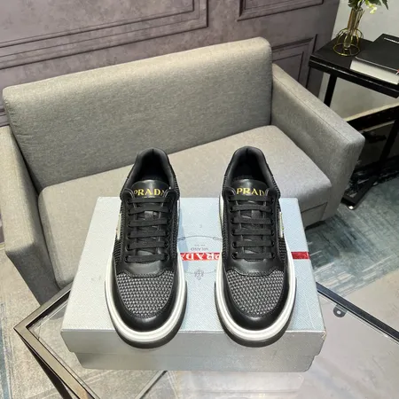 プラダ カジュアルシューズ