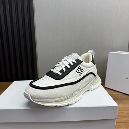 ジバンシィ スニーカー