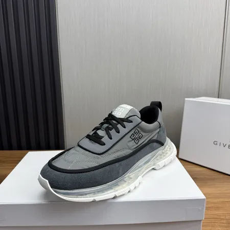 ジバンシィ スニーカー