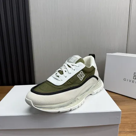 ジバンシィ スニーカー