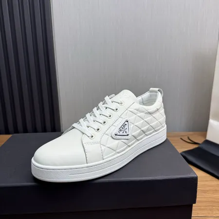 プラダ カジュアルシューズ