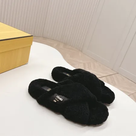 フェンディ スリッパ