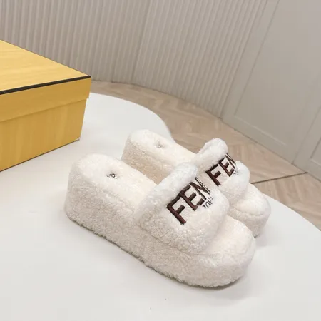 フェンディ スリッパ