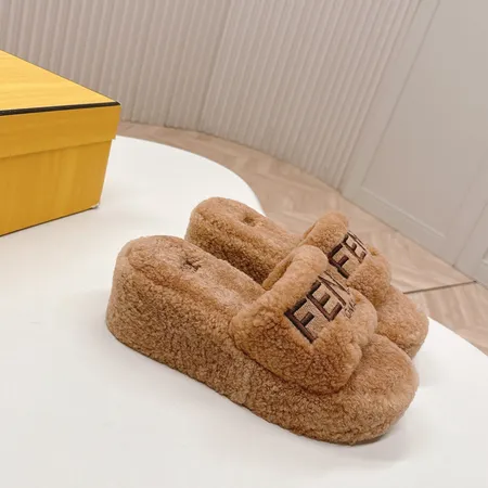 フェンディ スリッパ