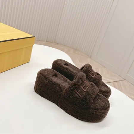 フェンディ スリッパ