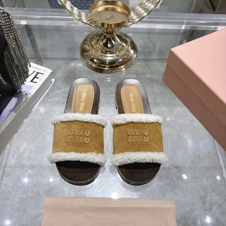 ミュウミュウ スリッパ