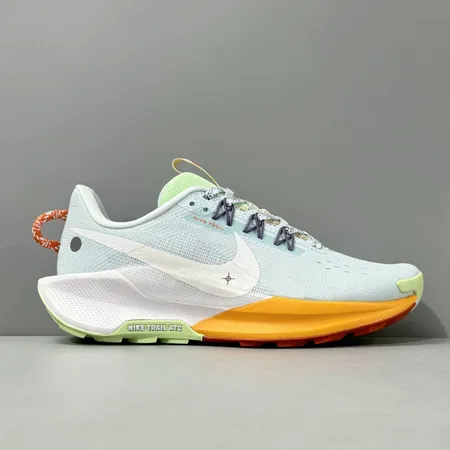 ナイキ スニーカー