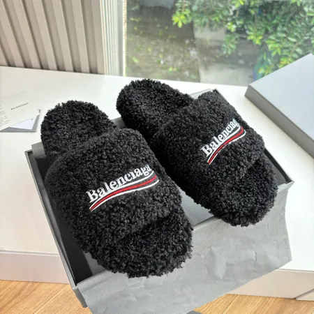 バレンシアガ スリッパ