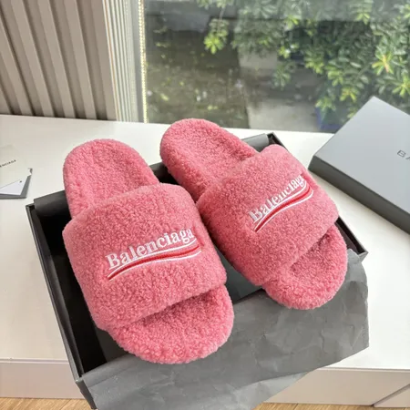 バレンシアガ スリッパ