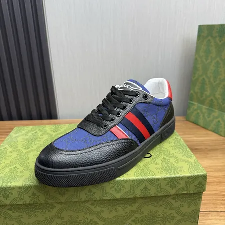 グッチ カジュアルシューズ